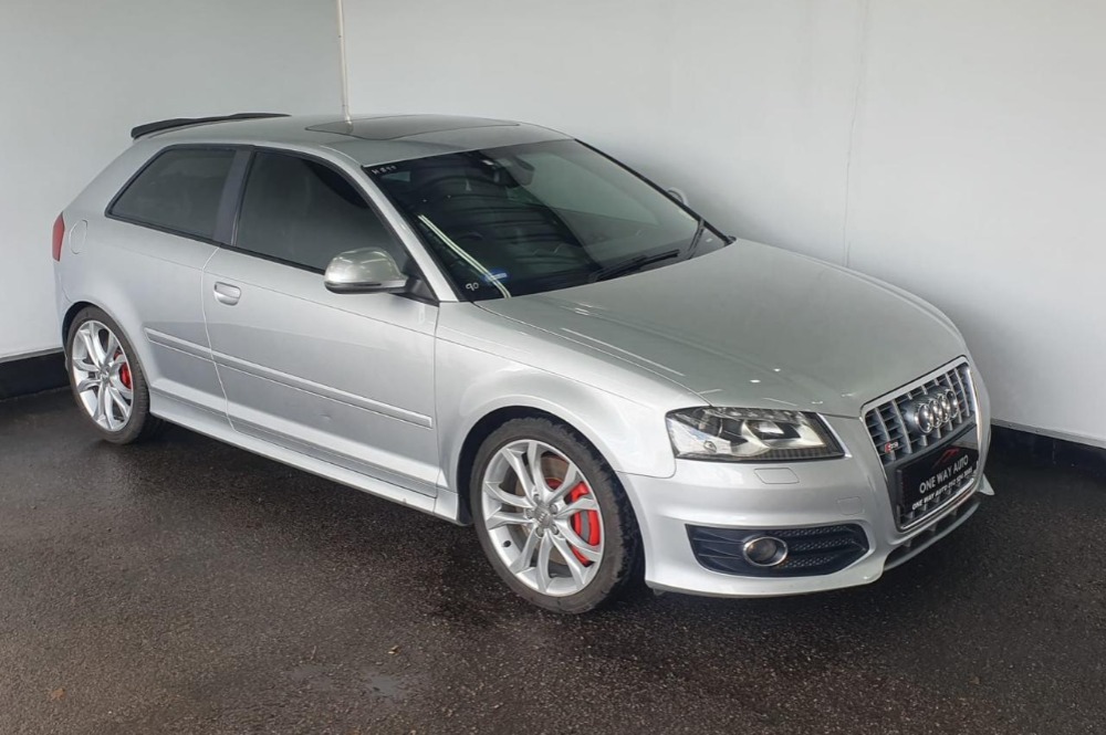 2010 Audi S3 AUDI S3 STRONIC